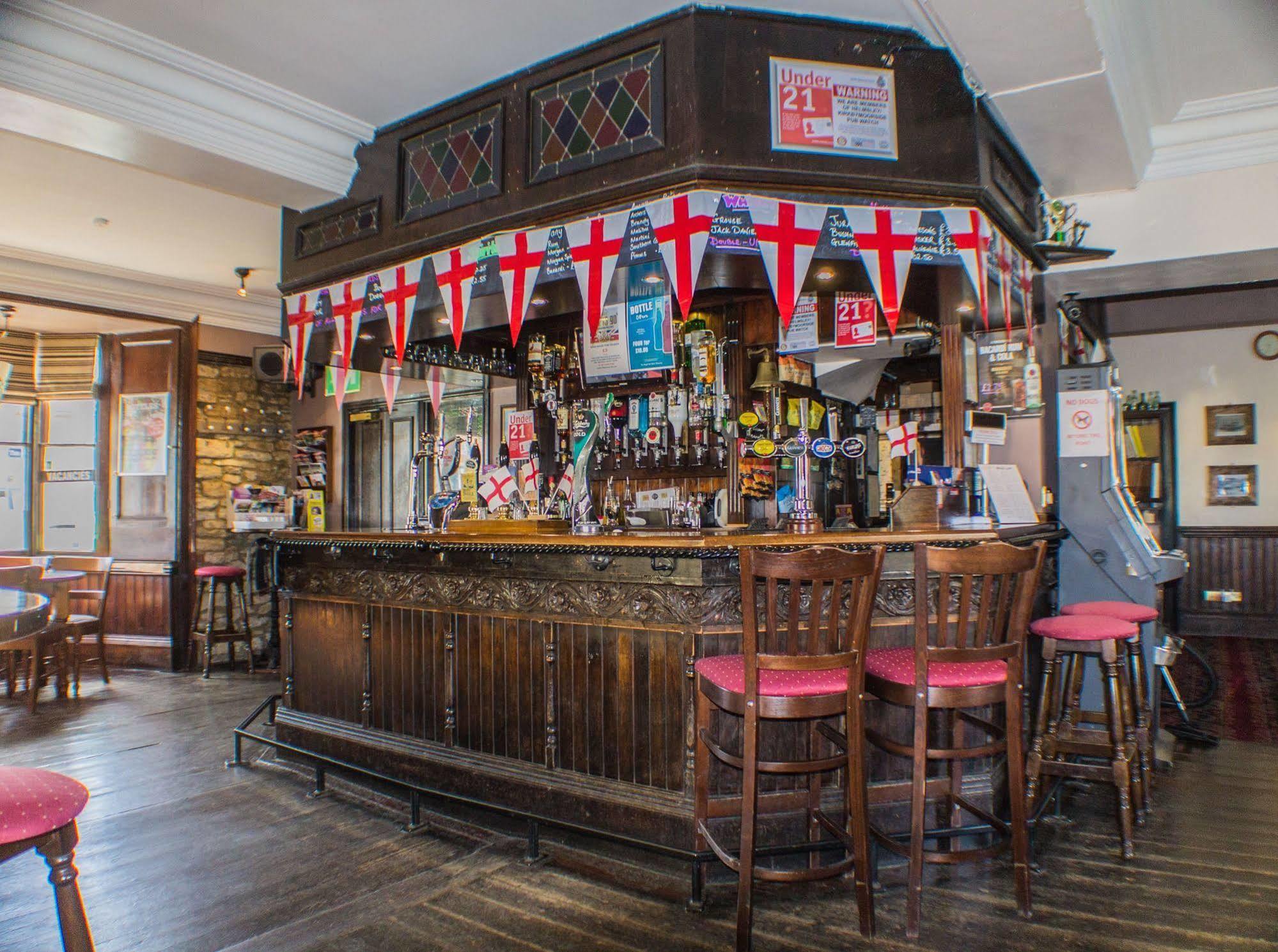 The Royal Oak Hotel เฮล์มสลีย์ ภายนอก รูปภาพ