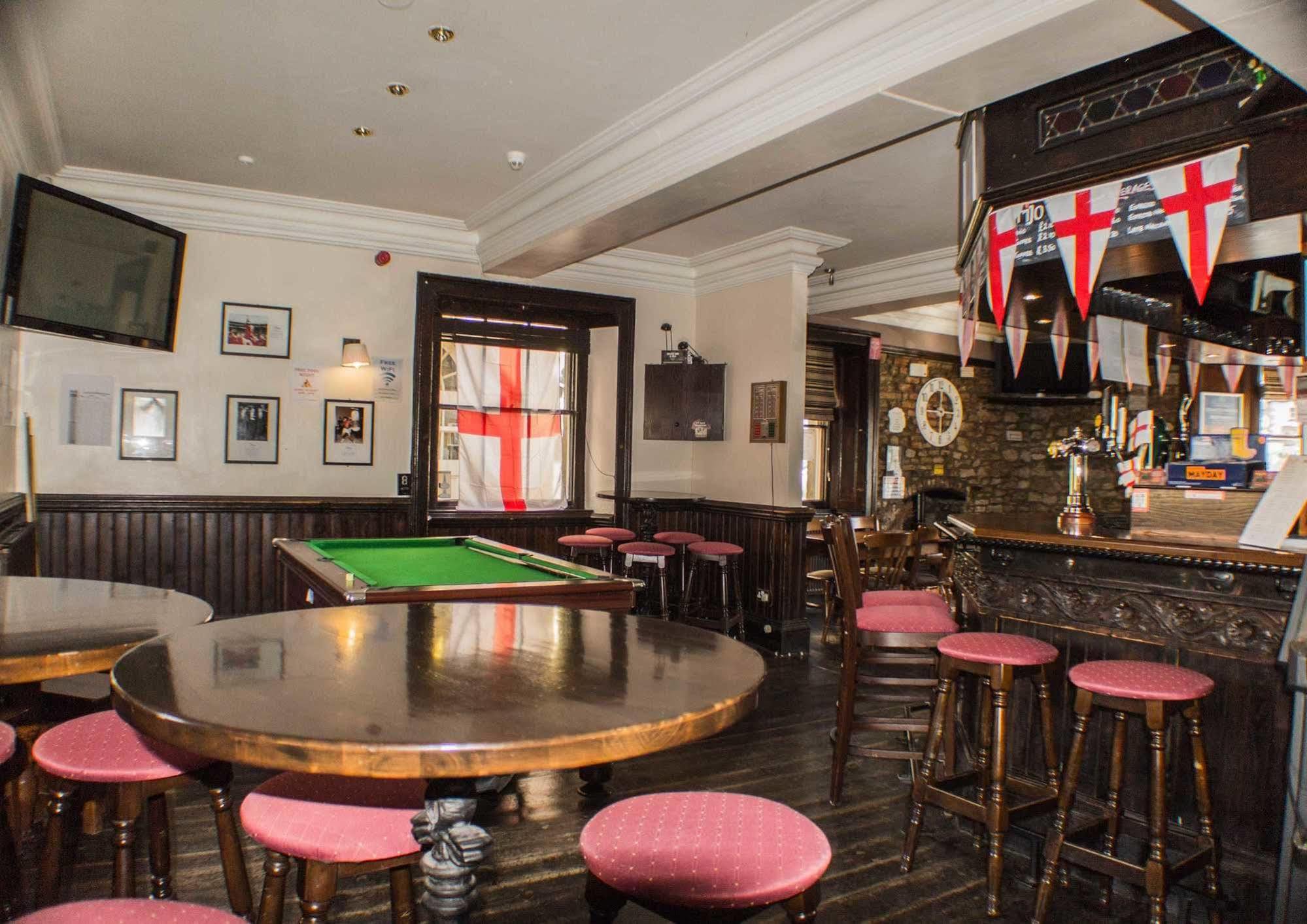 The Royal Oak Hotel เฮล์มสลีย์ ภายนอก รูปภาพ